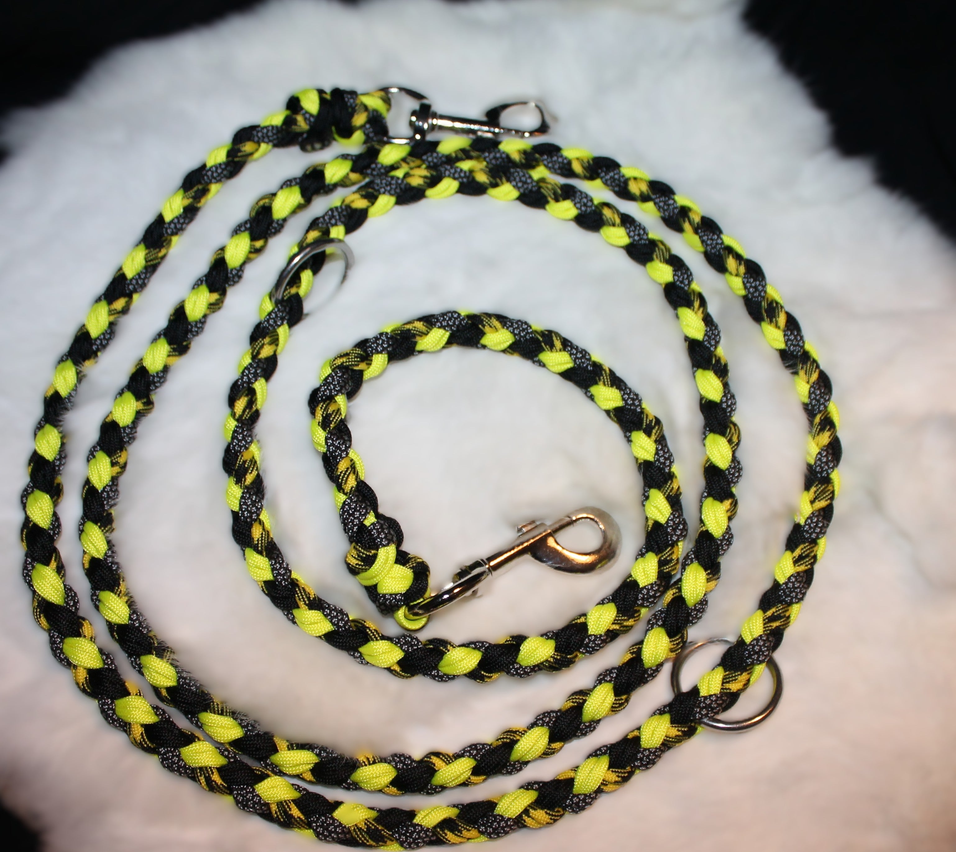 DIY Paracord 3-fach verstellbare Umhängeleine, Schwarz-Neongelb, 223 cm inkl. Karabiner