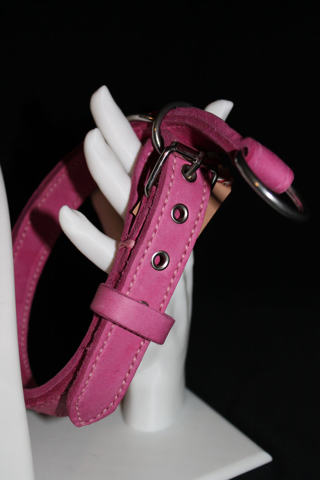 DIY handgenähtes Zugstopp-Halsband mit Concho´s, Fettleder in der Farbe Pink, verstellbar Gr. 37-42 cm, 2,5 cm breit