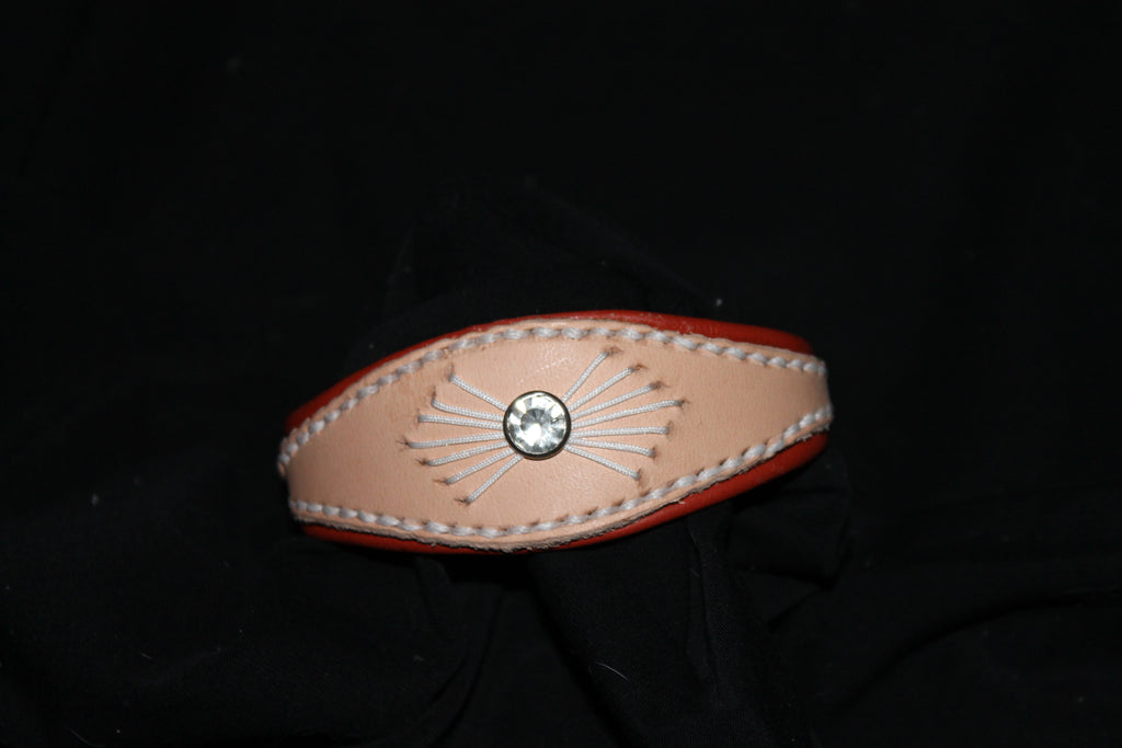DIY handgenähtes Fettleder-Halsband für bsp. Windspiel, Beige mit gesticktem Fächer und Stein, Größe 19–23 cm, 1 - 3,5 cm breit